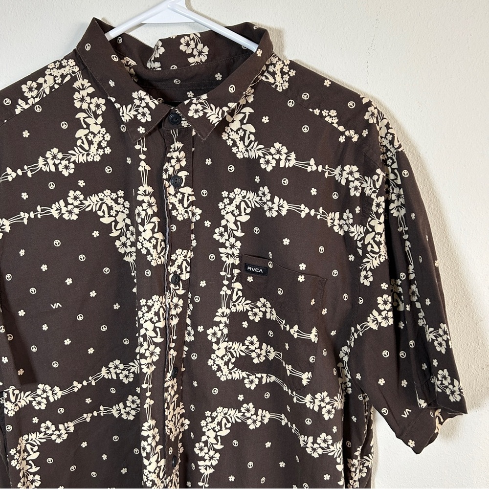 RVCA Shirt Mens Size XL Brown Short Sleeve Button Up Peace Sign Flowers